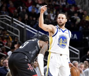 Kaiyun-库里关键节点战术调整，C9带队取胜！的简单介绍