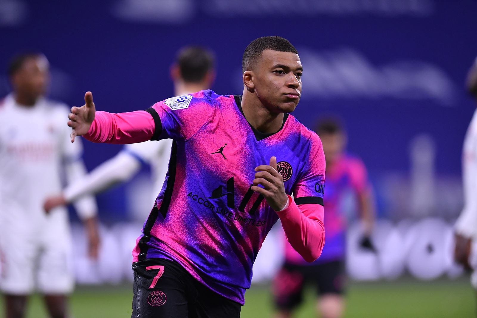 内马尔回归赛场，惊险取胜首场状态亮眼，尤文图斯观众沸腾！的简单介绍